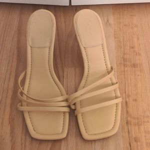 Circus by Sam Edelman Kitten Heels